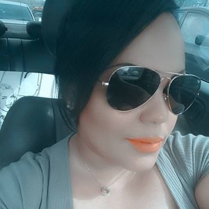 Meet your Posher, Yenny